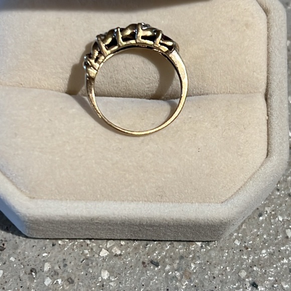 10kt Yellow Gold Garnet Diamond Ring - Picture 4 of 8